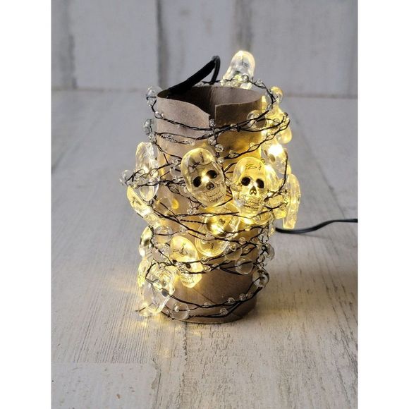 Halloween light up skulls string light Cosmo home accessory - Picture 2 of 8